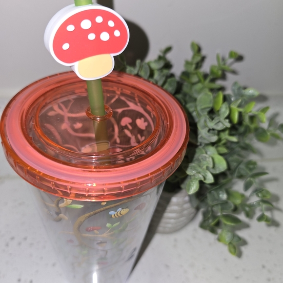 Winnie the Pooh Red Tumbler with Straw - Picture 4 of 10